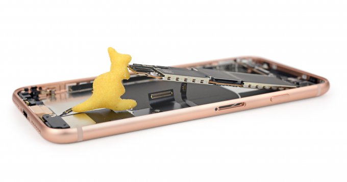 Apple признала брак в смартфонах iPhone 8 (2 фото)