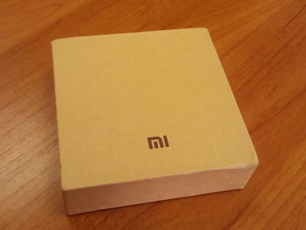 Xiaomi Mi Band 2: упаковка
